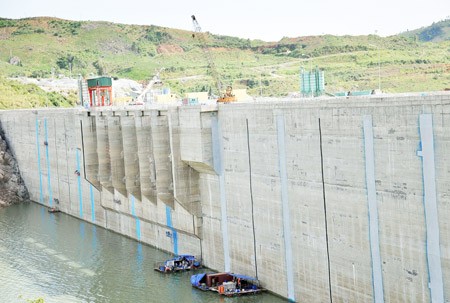 Song Tranh 2 Hydropower Plant dam (Photo: SGGP) Song Tranh 2 Hydropower Plant dam (Photo: SGGP)